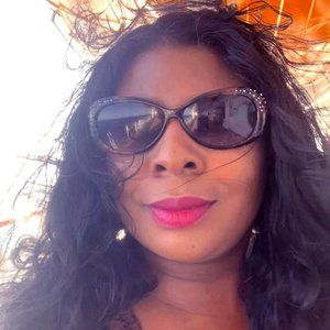 Meet your Posher, Inza